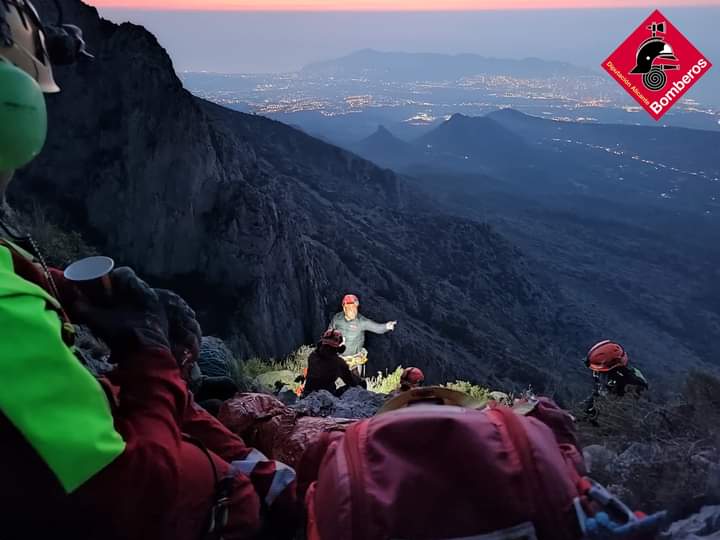 Finaliza con éxito el rescate del escalador que este sábado sufrió una fuerte caída en el Puig Campana tras más de 17 horas