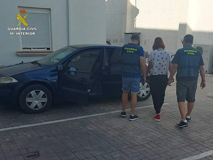 Detenida una trabajadora de una agencia de seguros en Benidorm por estafar manipulando pólizas