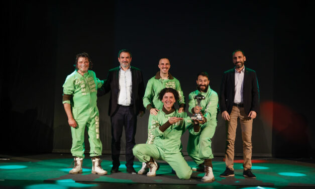 Yllana recibe el Pi d’Honor de la XX Mostra de Teatre de l’Alfàs del Pi