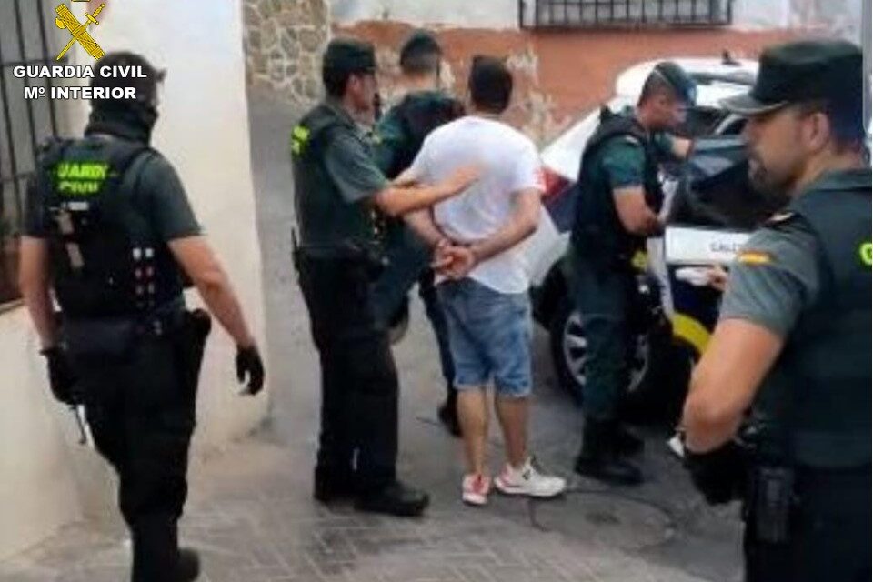 Dos detenidos por robos con fuerza en viviendas en toda la Marina Baixa