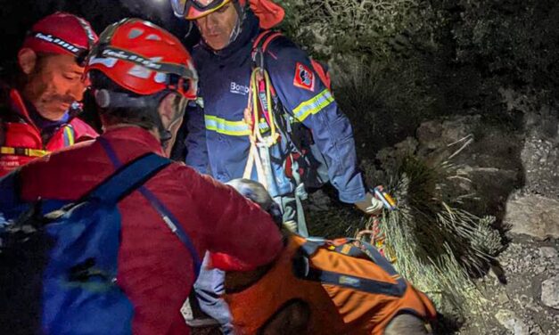 Rescatan a una mujer tras 7 horas de búsqueda en el Puig Campana
