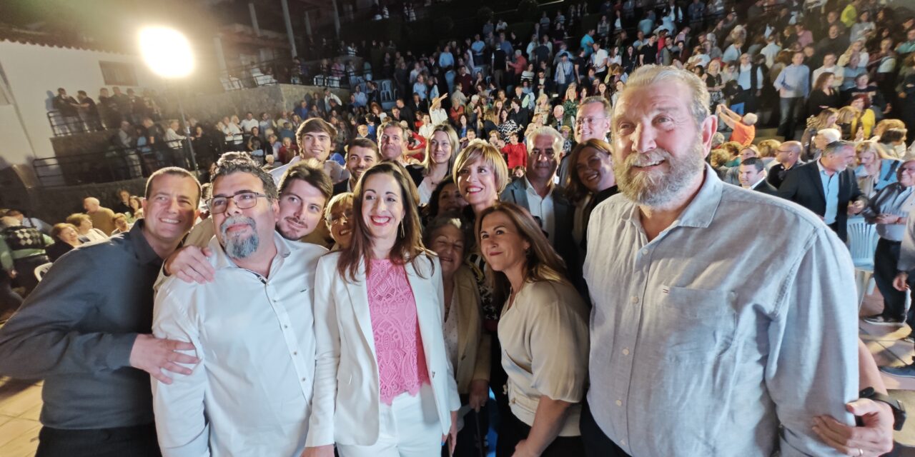 Unos seiscientos alteanos acompañan a Rocío Gómez en la presentación de la candidatura del Partido Popular