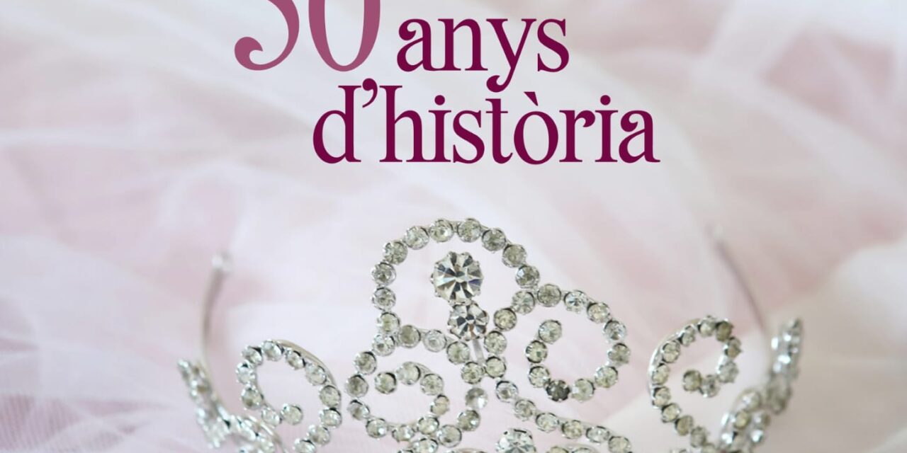 La evolución de las Fiestas de l’Alfàs en ‘Vestits de reines: 50 anys d’historia’