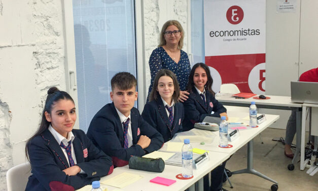 El Lope de Vega finalista en el II Torneo de debate  del Colegio de Economistas de Alicante