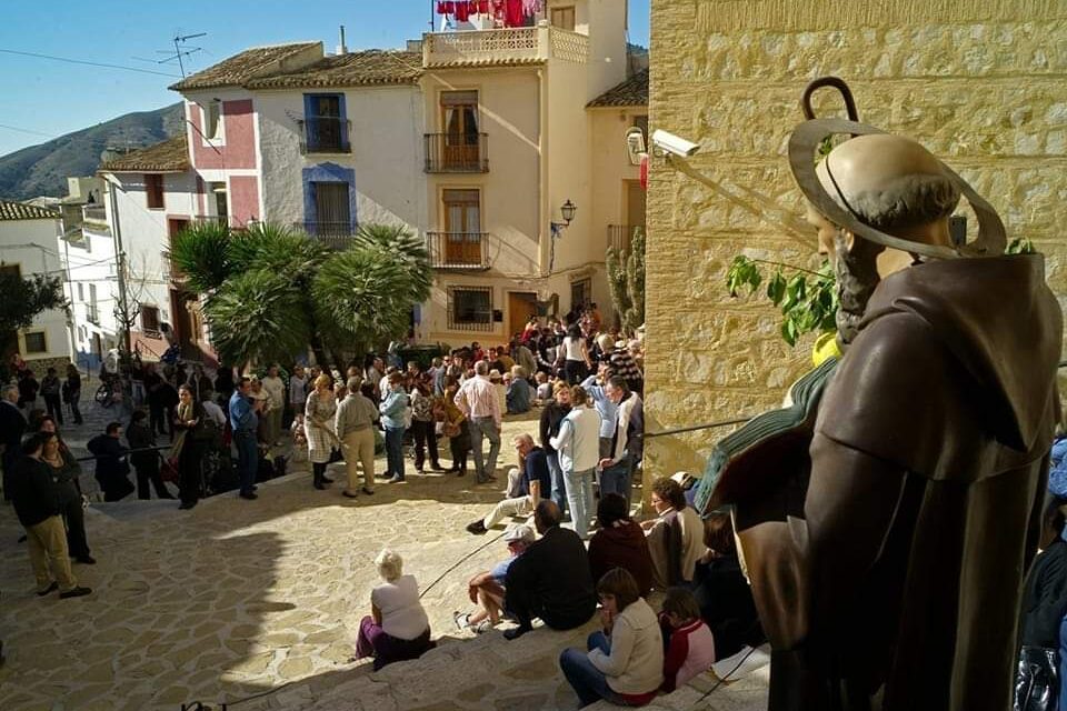 Finestrat celebra este domingo el tradicional Santo Antoni del Porquet