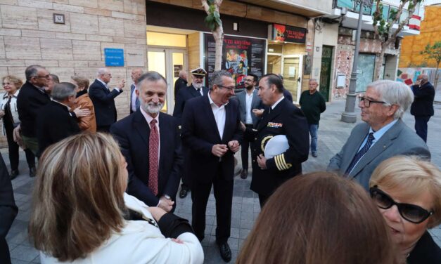 El almirante Rodríguez Garat explica en Benidorm el origen y evolución de la Armada en España