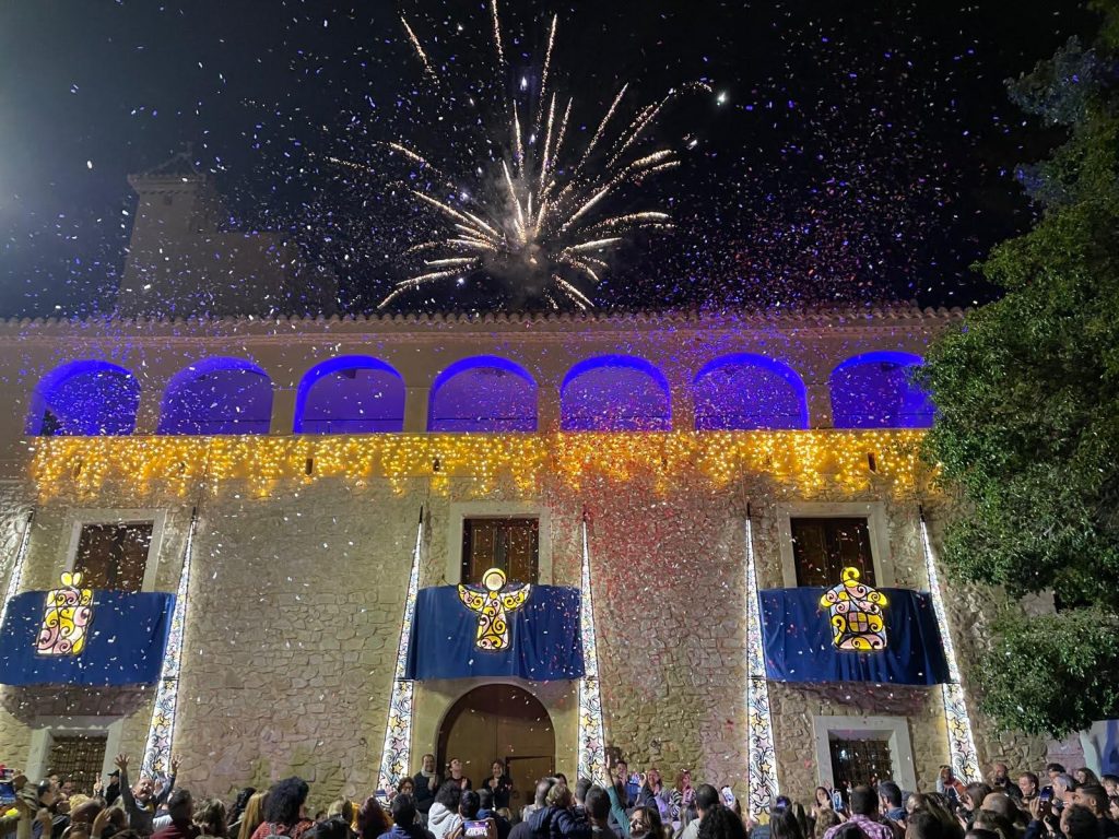 La Fira Solidària da la bienvenida a la Navidad 1
