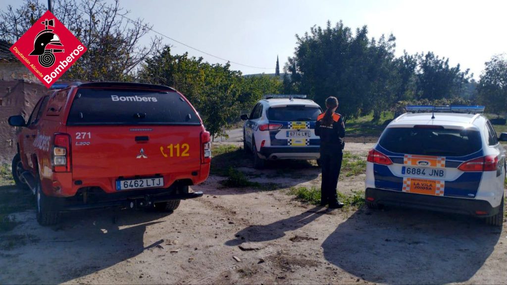 Un incendio arrasa una vivienda en construcción en La Vila 3