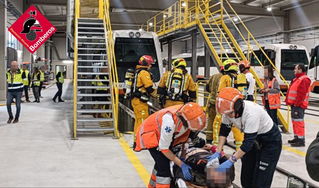 Gran simulacro en el TRAM de Benidorm 2