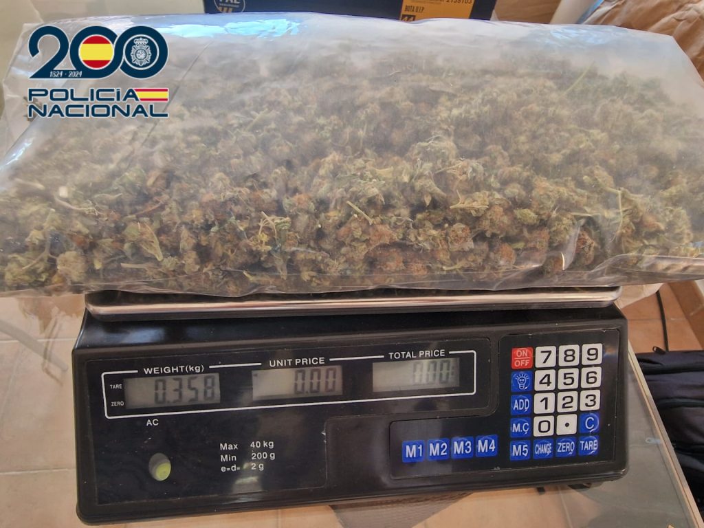 La Policía Nacional ha desmantelado dos cultivos hidropónicos de marihuana en Altea y Finestrat 1