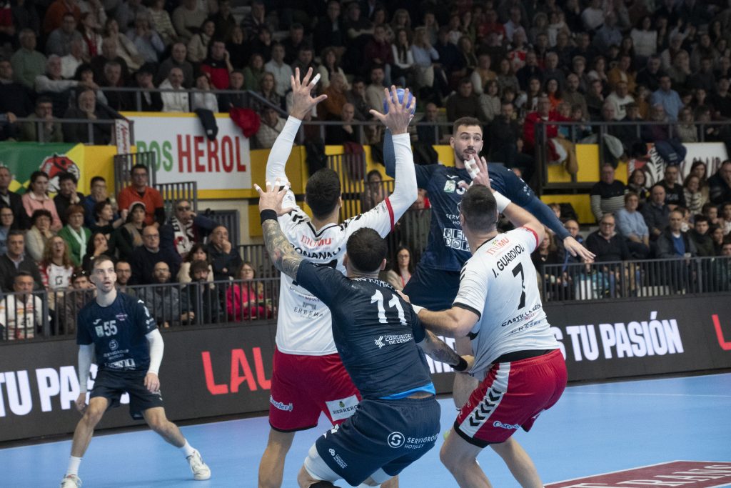 La emoción de ASOBAL lleva al Benidorm a tener que ganar y esperar resultados 0