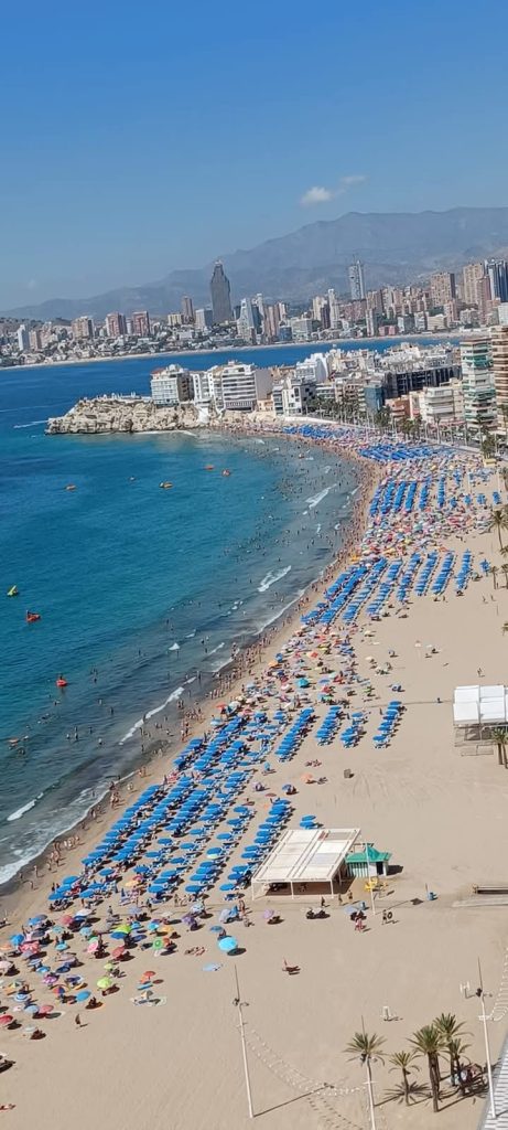 Benidorm se coloca en el pódium de los municipios en los que el turismo tiene mayor contribución social y económica 1