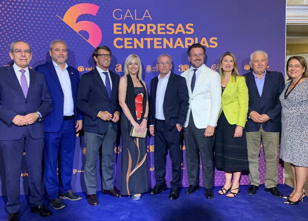 6 empresas centenarias de la provincia de Alicante han recibido hoy un reconocimiento especial con la celebración de la VI Gala de Empresas Centenarias 0