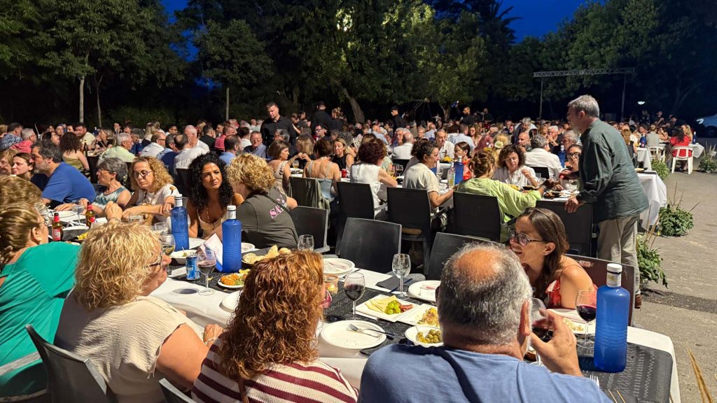 Más de 400 personas reciben el verano en la Ermita de Sanç con la Festa de Sant Antoni 0