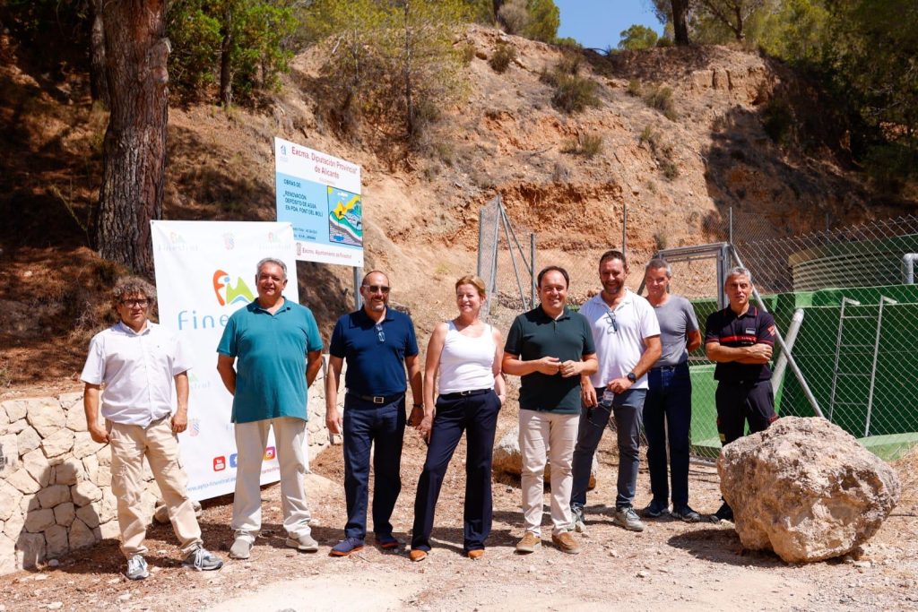 Renovación del depósito en la Font de Molí y del que ocupa la antigua piscina municipal. 0