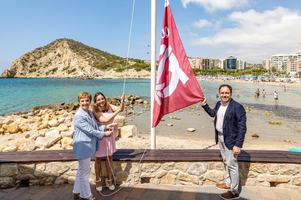 Turisme entrega la Bandera Qualitur a 206 playas y calas de 40 municipios 1