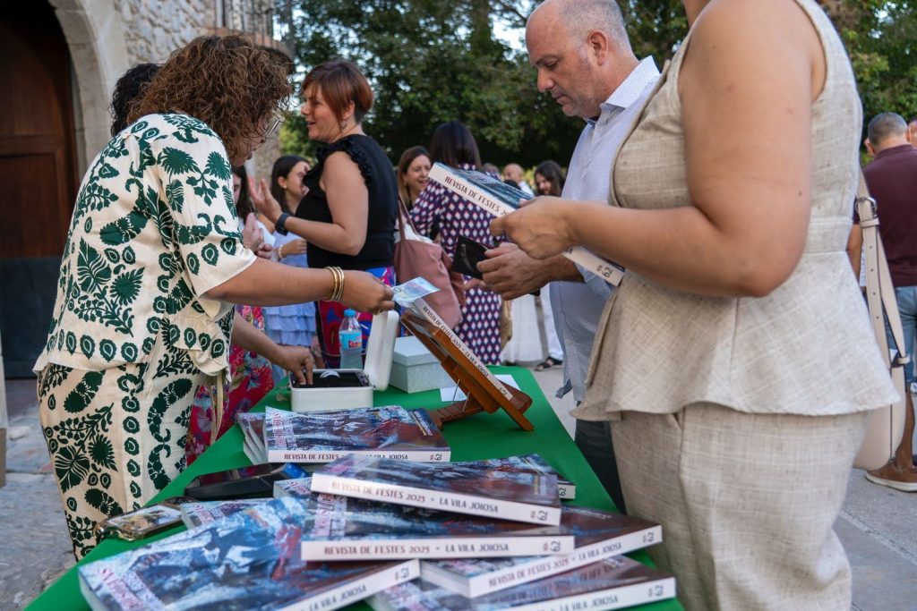 La Asociación Santa Marta presenta la revista oficial de las fiestas de Moros y Cristianos 2025 0