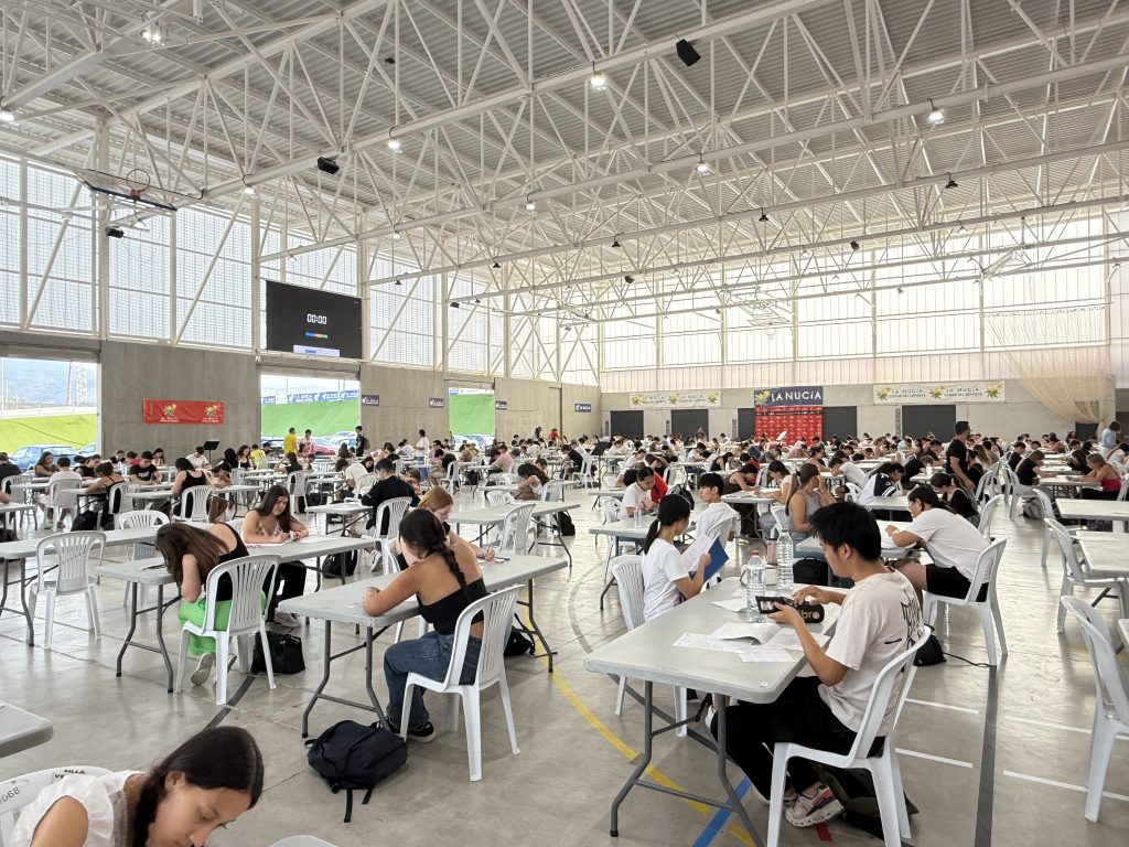 Estudiantes de la Marina Baixa en la PAU 2025 0