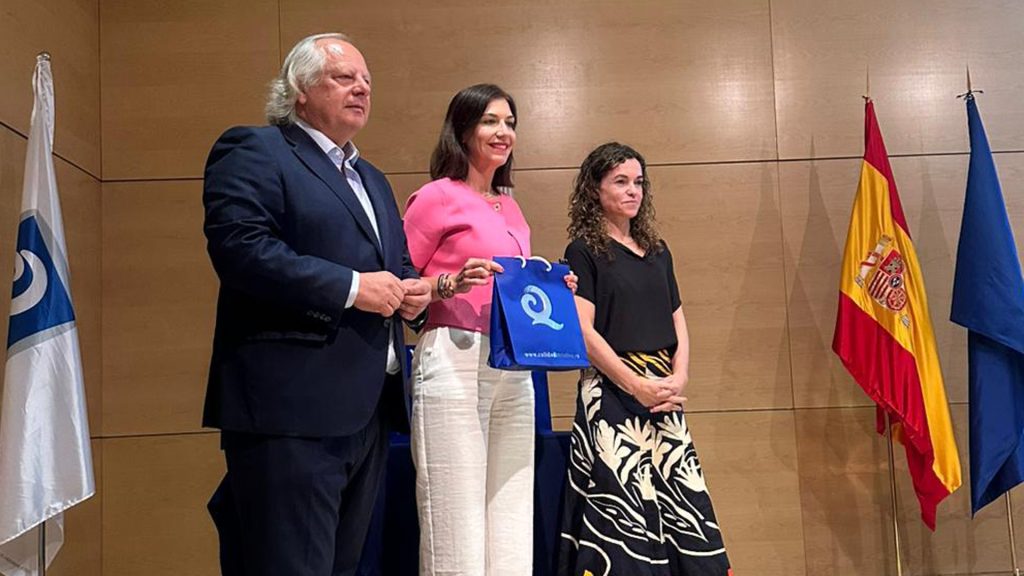 Las playas de Benidorm revalidan las banderas ‘Q’ de Calidad y ‘S’ de Sostenibilidad que certifican su excelencia 0