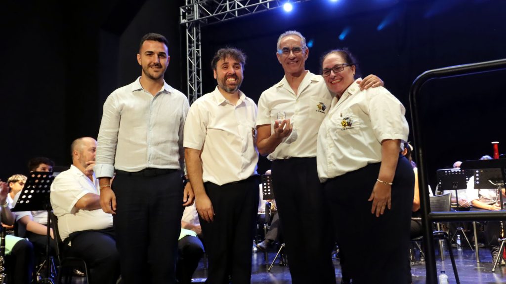 La Unión Musical de Benidorm rinde homenaje a sus músicos y socios con un aplaudido concierto en el Centro Cultural 2