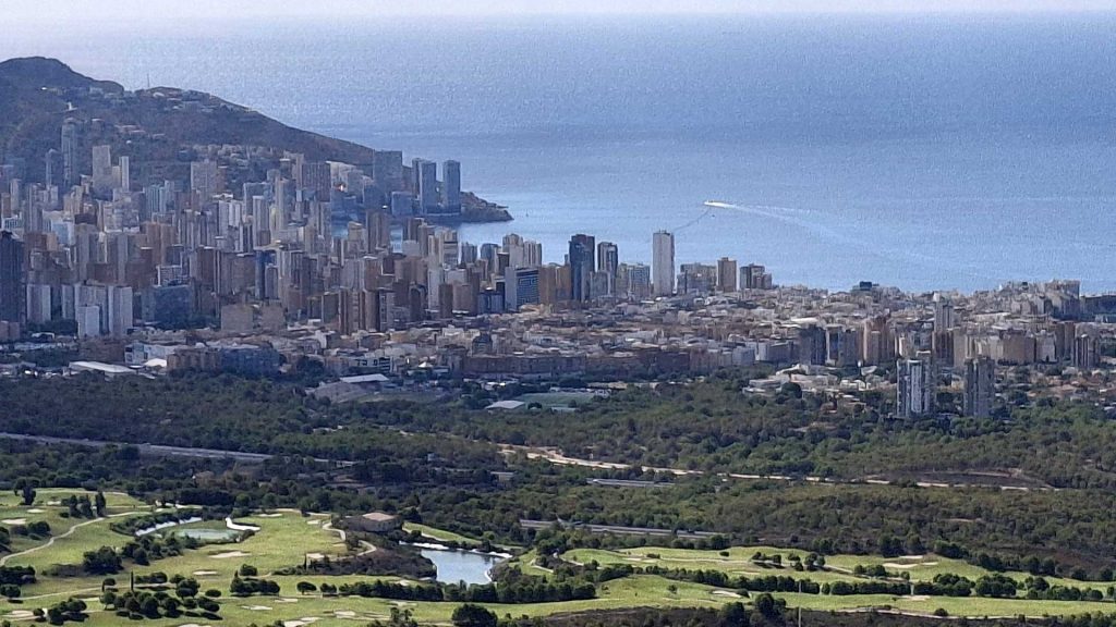 Benidorm inicia la licitación para adquirir cinco lotes de contenedores de recogida selectiva de residuos 0