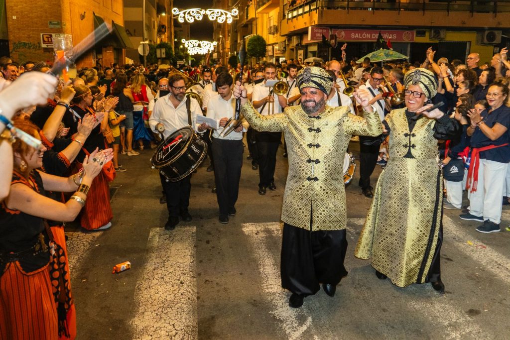 La Entrada de Bandas marca el inicio de las fiestas de Moros y Cristianos de Villajoyosa 0
