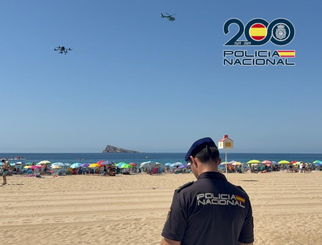La Policía Nacional intensifica la vigilancia en las playas de Benidorm 0