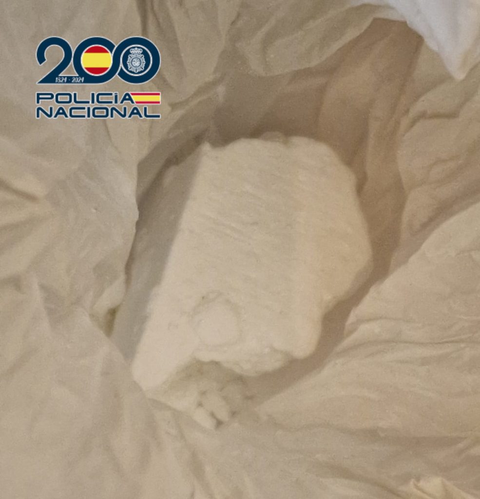 La Policía Nacional detiene al conductor de una motocicleta  por tráfico de drogas 0