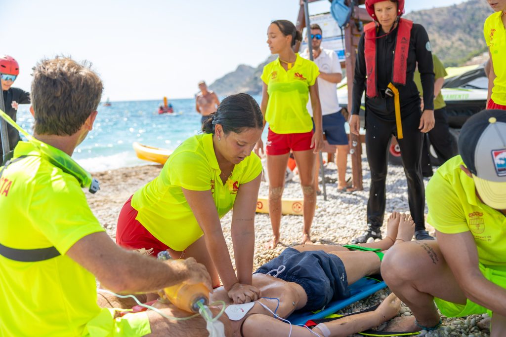 L’Alfàs refuerza la seguridad con un simulacro de emergencia en la playa de l’Albir 0