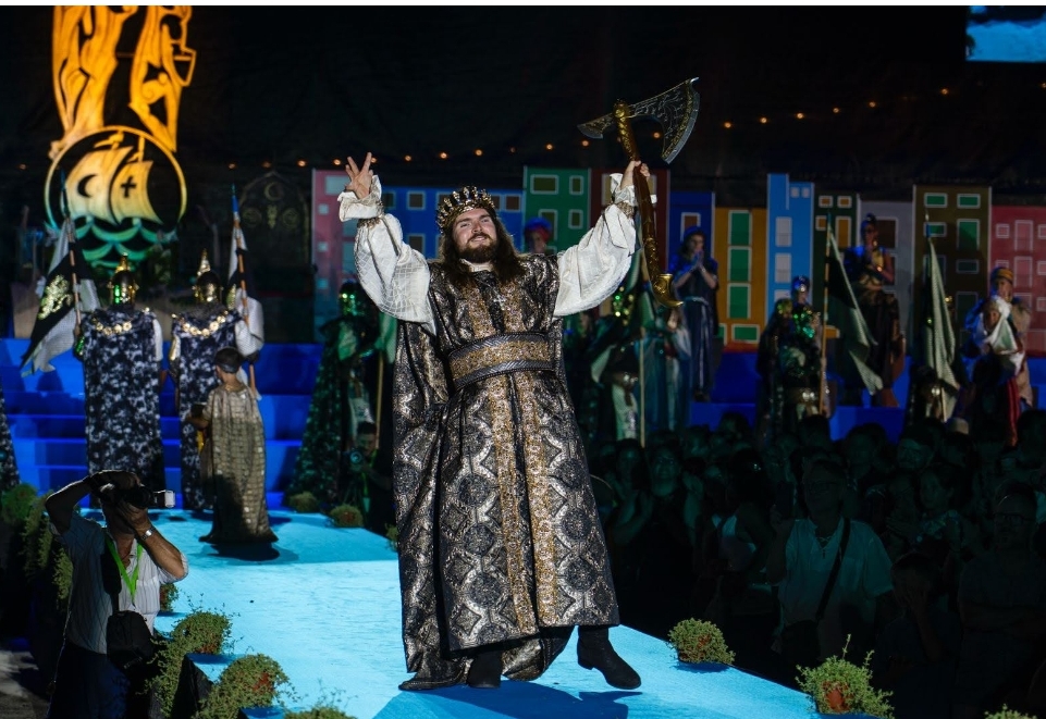 Villajoyosa presenta los cargos de las fiestas de Moros y Cristianos de 2025 1