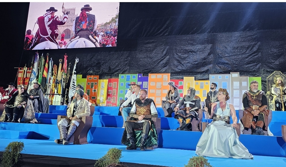 Villajoyosa presenta los cargos de las fiestas de Moros y Cristianos de 2025 3