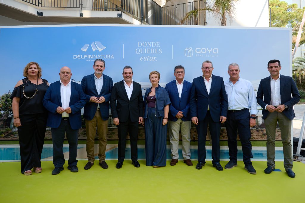 Autoridades regionales y provinciales arropan la inauguración de Delfín Natura en El Albir 0