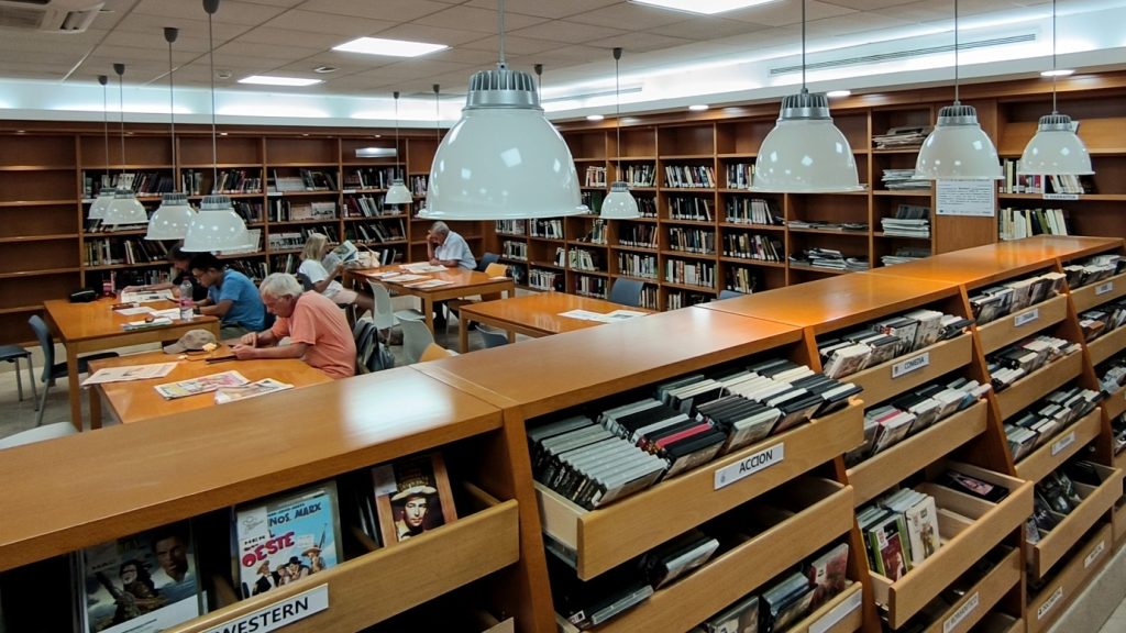 Biblioteca tercermundista en Benidorm: cerrada por las tardes y sin ordenadores 0