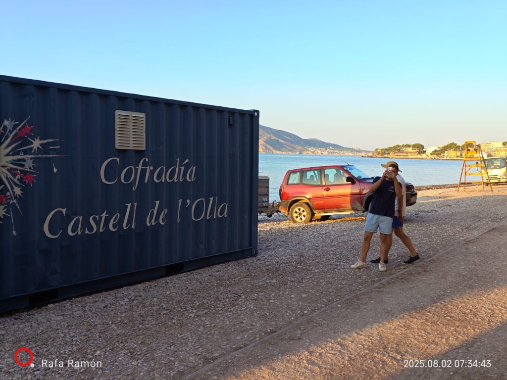 Las plataformas para el lanzamiento del Castell de l’Olla llegan a Altea 1