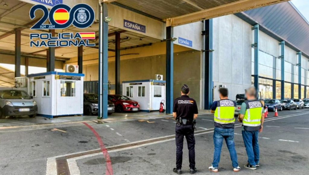 La Policía Nacional detiene por favorecimiento de la inmigración ilegal desde Argelia 0