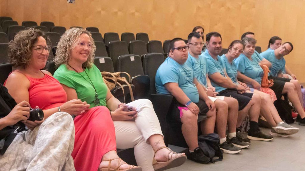 Colaboración de ‘El Circo Encantado’ con seis asociaciones del sector de la discapacidad de Benidorm 0