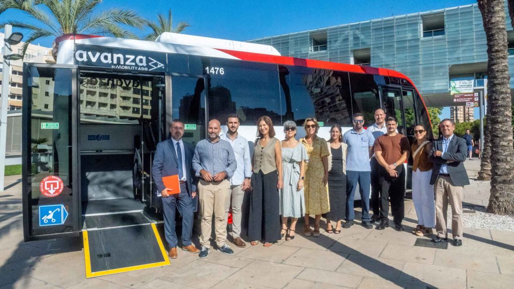 Un nuevo autobús adaptado prestará servicio en la línea 26 del transporte urbano de Benidorm 0