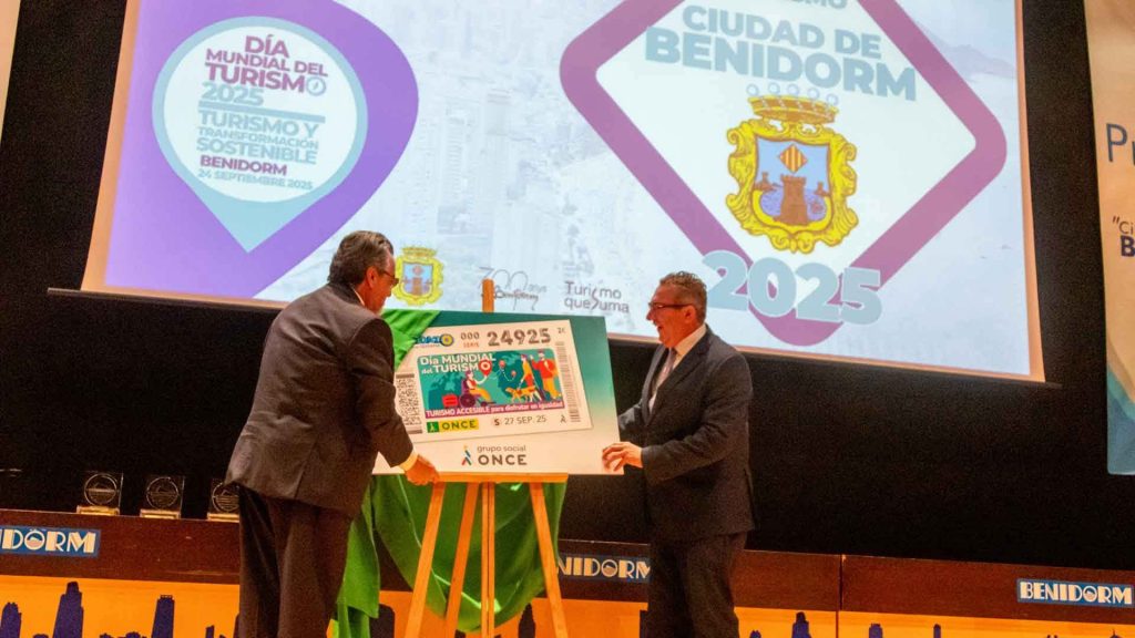 Benidorm reconoce la contribución turística de Jet2Holidays, Grupo Social ONCE, AVE y Abreca en el Día Mundial del Turismo 1