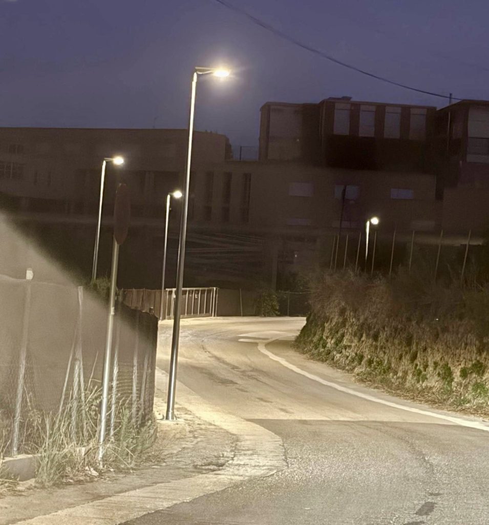Callosa d’en Sarrià instala luminarias LED con placas solares en el Camí de Onaer 0