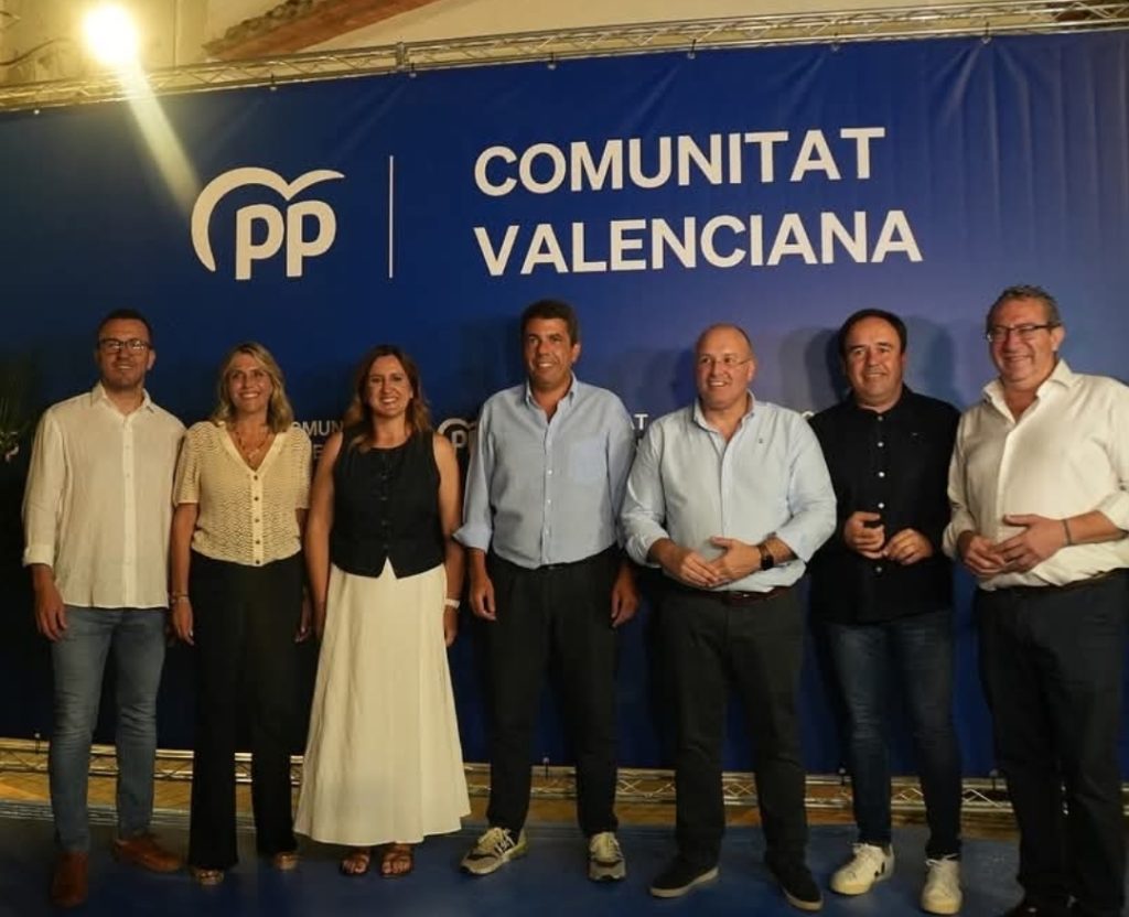 Mazón inaugura el curso político en Benidorm del PPCV junto a más de un millar de personas 0