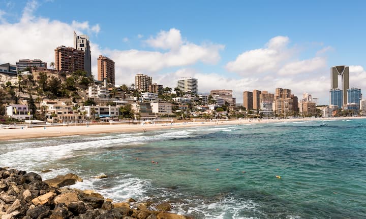 Vivienda notifica 476 pisos turísticos ilegales en Benidorm a las plataformas para que retiren sus anuncios online 0