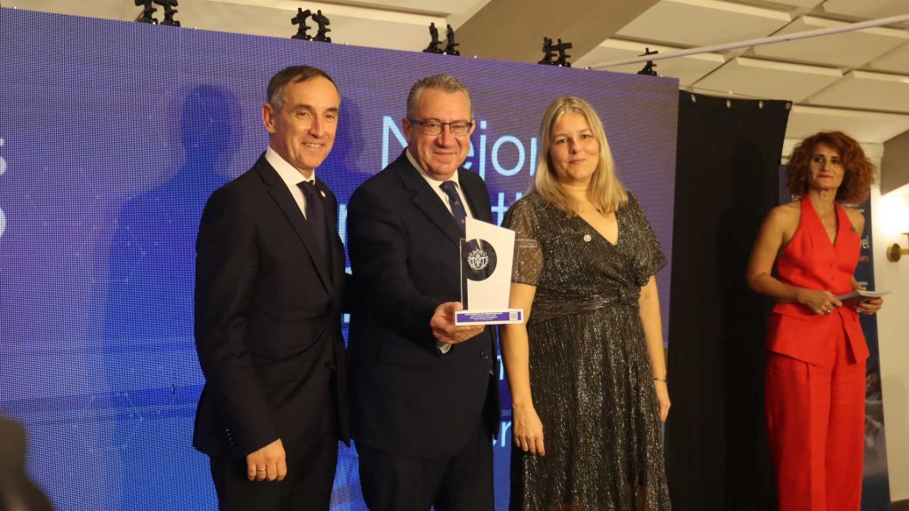El Ayuntamiento recibe el premio ‘Mejor Iniciativa Pública’ por el proyecto ‘Teleasistencia Benidorm. Internet de las Personas’ 1