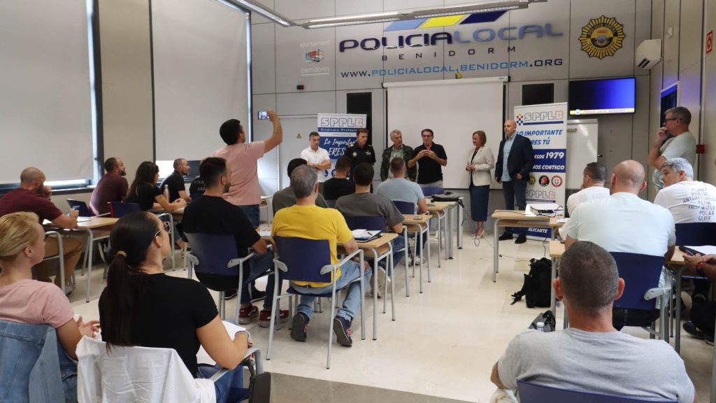 La Policía Local amplía su formación con un curso de inspección con perros en locales nocturnos 0
