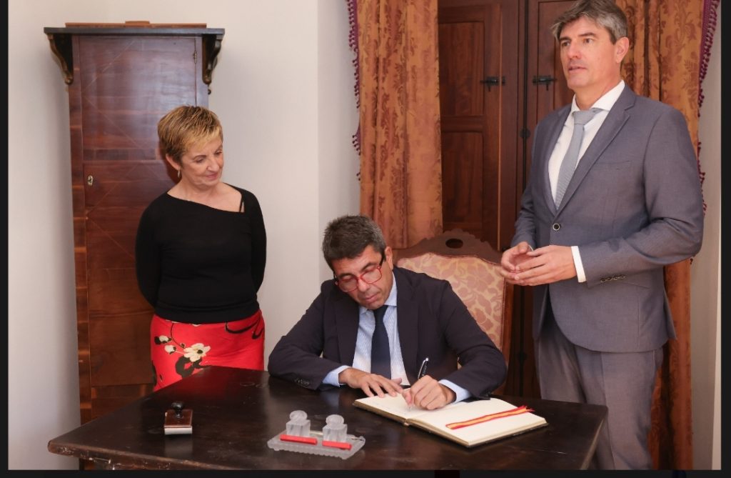 Mazón anuncia que la Generalitat destinará 450.000 euros a la adaptación y modernización de la Villa Romana de Villajoyosa 2
