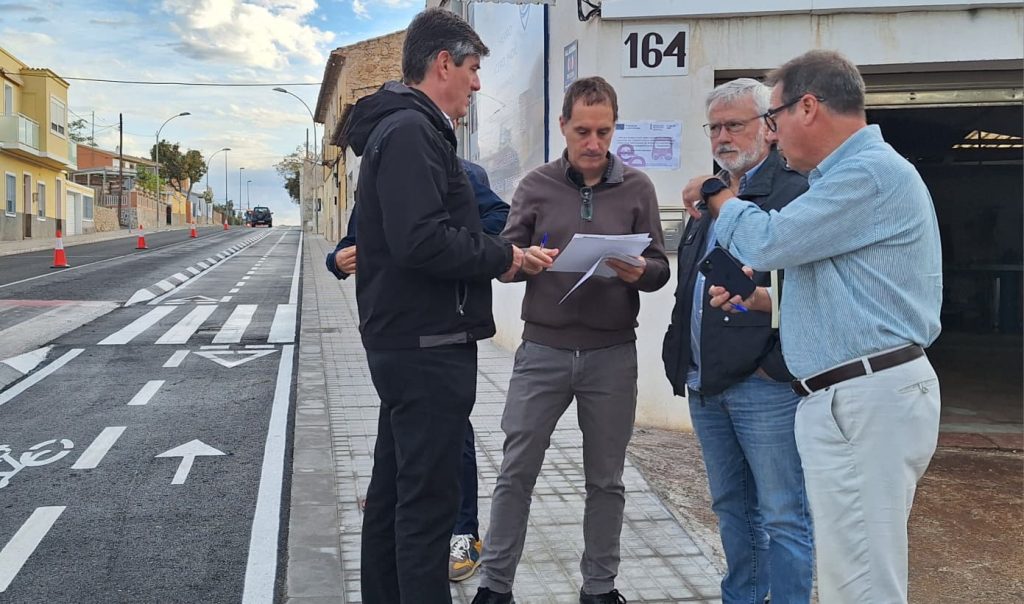 Villajoyosa finaliza dos nuevos tramos de carril bici en la calle Colón y la N-332a 0