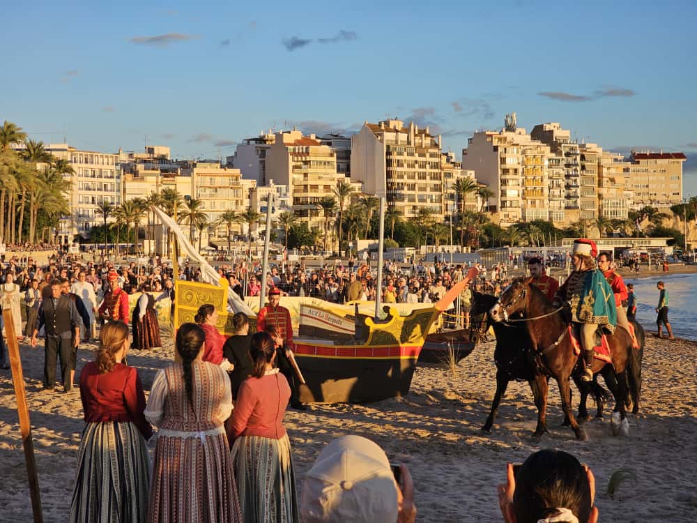 Marián Cano asiste al ‘Hallazgo de la Virgen del Sufragio’ de Benidorm 0
