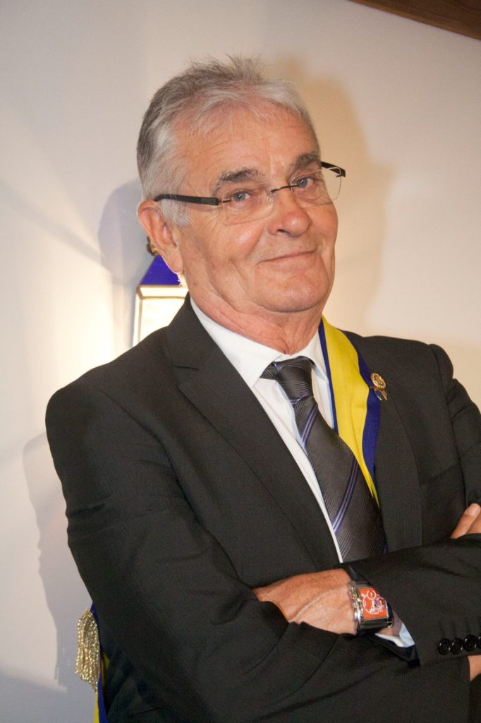 La Cámara otorga la Medalla de Oro y Brillantes al empresario de Benidorm Enrique Ballester 0