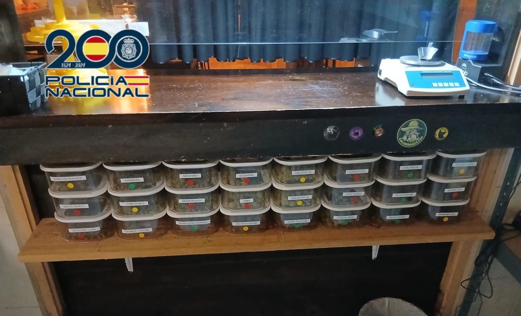 La Policía Nacional desmantela un punto de venta de droga ubicado el L'Alfàs del Pi