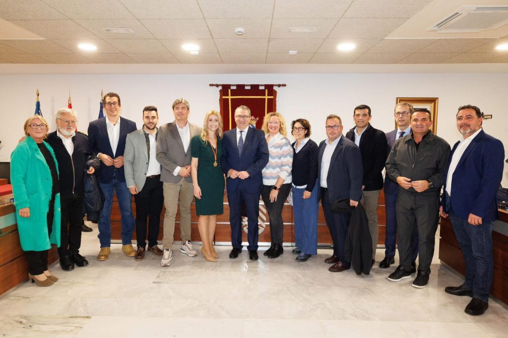 Nati Algado ya es alcaldesa de Finestrat 3