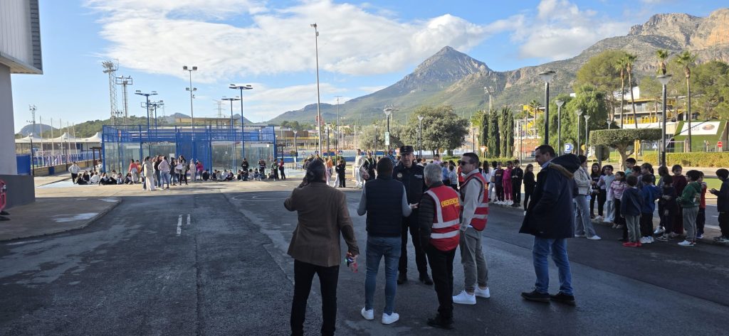Simulacro de emergencia en el Pabellón Camilo Cano 0